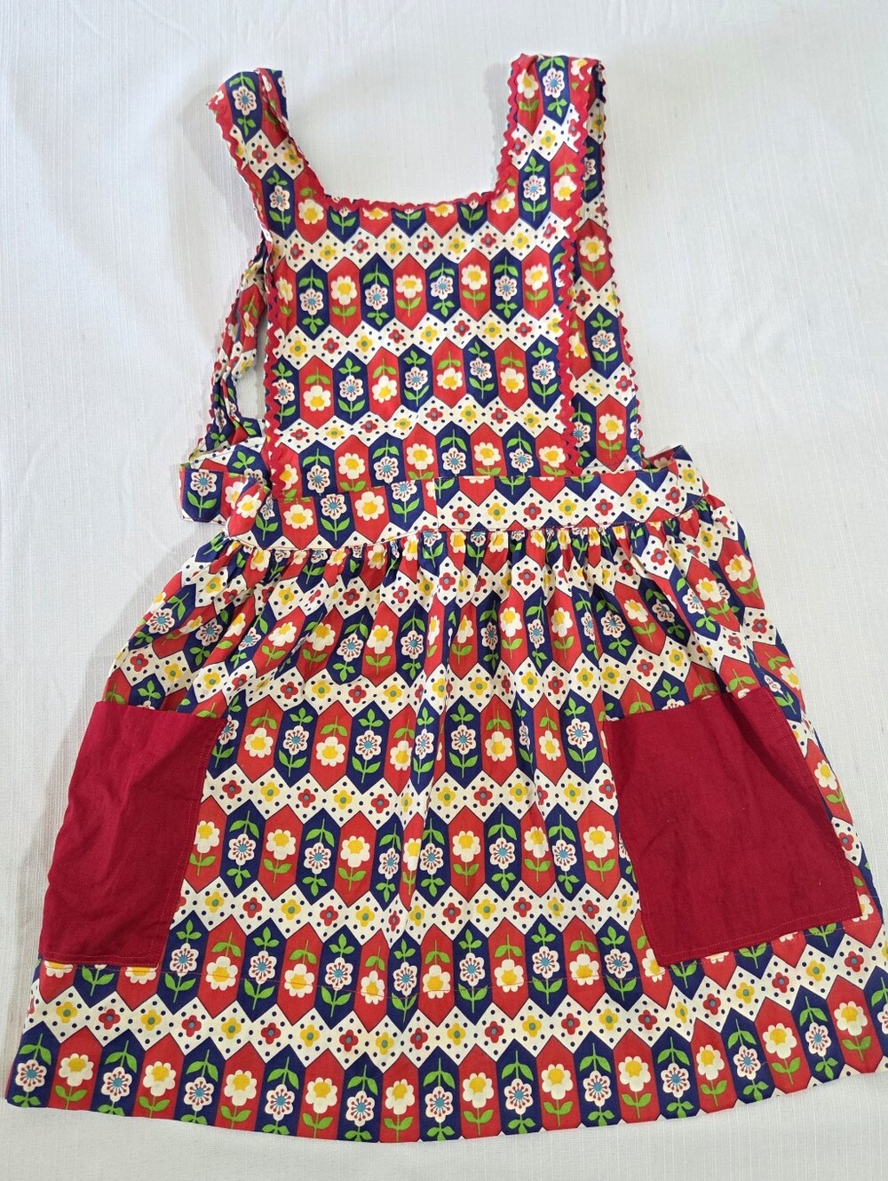 Vintage Womens 70s Red Floral Print Pinafore Apron